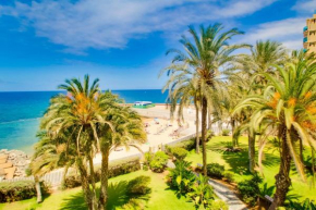 New holiday apartment right on the beach